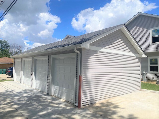 Building Photo - 306 S Lodge Ln