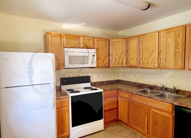 Building Photo - 1207 Holden Dr