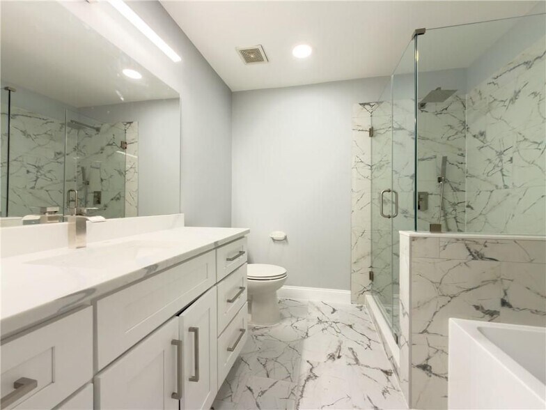 Building Photo - 528 Parkstone Ln