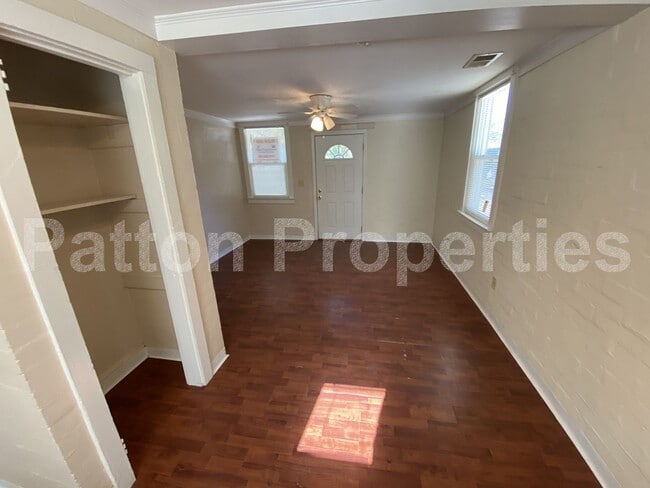 Building Photo - Edgewood Home