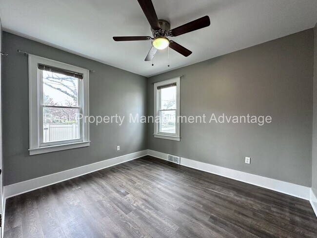 Building Photo - 851 Gardendale.