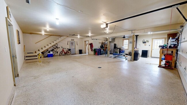 Building Photo - 1 Bed 1 Bath Home in the Country