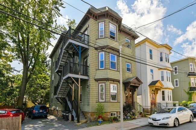 Building Photo - 14 Armstrong St