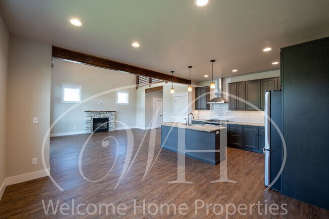 Building Photo - Garrison Duplex