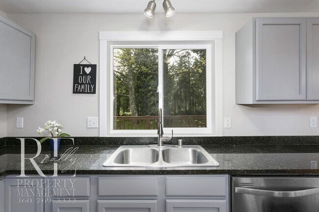 Building Photo - Bright View Home in the Heart of Silverdale on a Quiet Dead-End Road