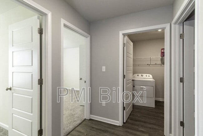 Building Photo - 1005 Enclave Cir