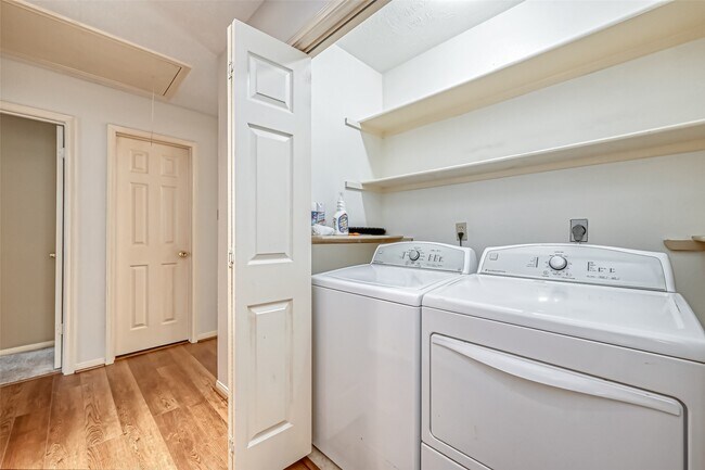 Building Photo - 5007 Maple Brook Ln