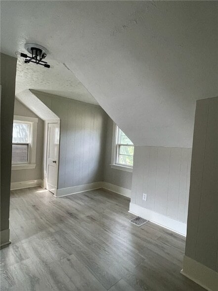 Building Photo - 2115 6th Ave