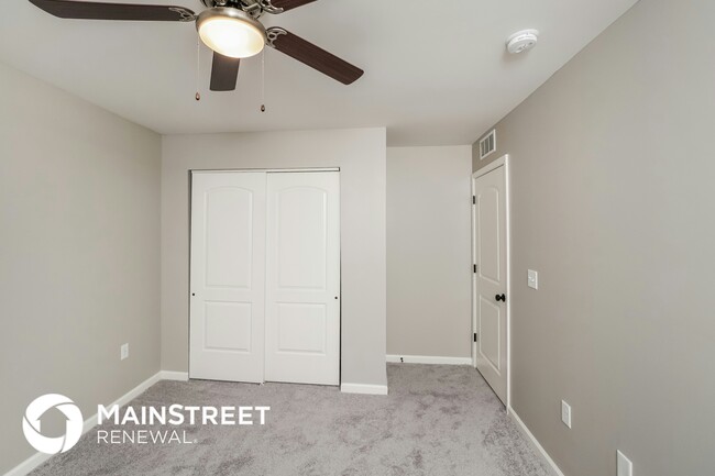 Building Photo - 2083 Paddle Wheel Dr
