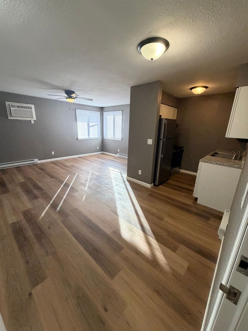 Interior Photo - Maple Ave Apartments