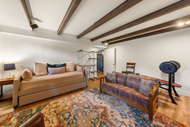 Building Photo - Alpine Meadows Winter Escape Ski Lease