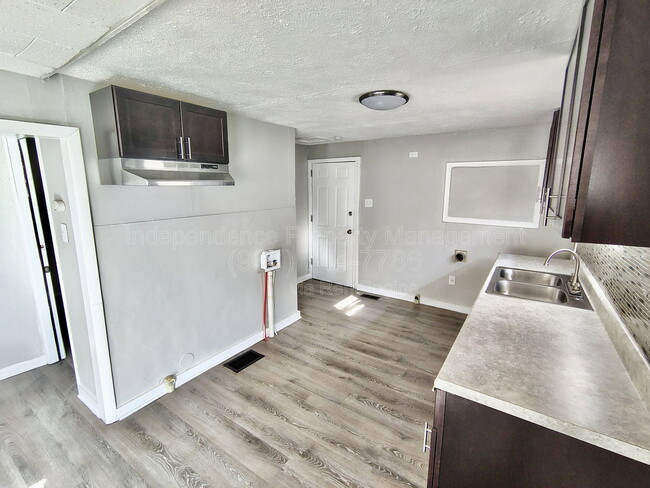 Building Photo - 3711 Pittsburg Ave