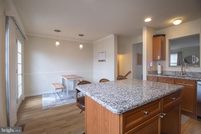 Building Photo - 113 Aero St