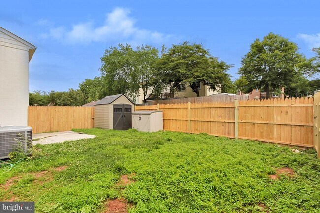 Building Photo - 4168 Hamlin Ct