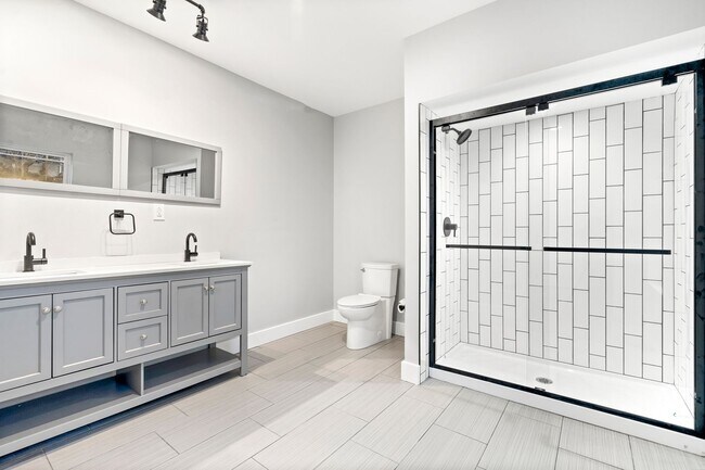 Building Photo - Beautifully Renovated 3 Bed/2.5 Bath Home in Mt Washington - Convenient Location