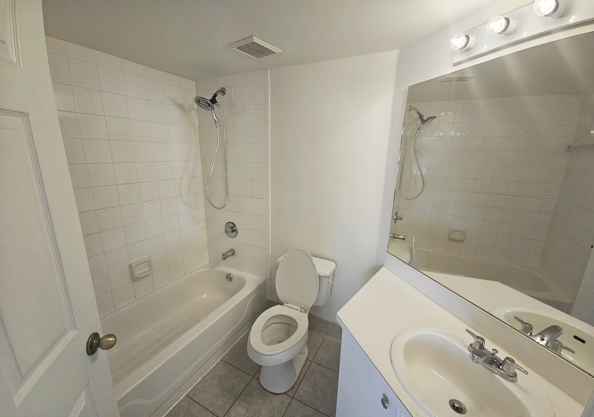 Bathroom 2 - 2033 SE 10th Ave