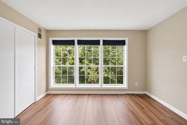 Building Photo - 10118 Oakton Terrace Rd