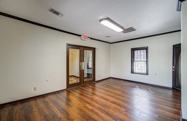 Building Photo - 4505 Caroline St