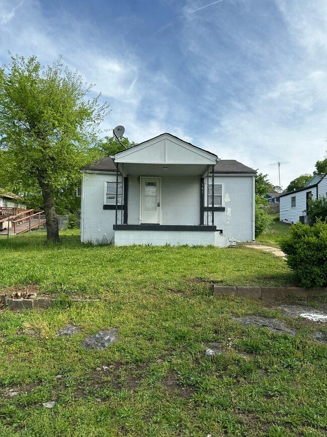 Primary Photo - 461 Dennis Dr