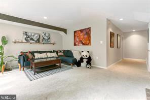 Building Photo - Charming 3-Bedroom Rental in Falls Church with 2 Full Baths and Spacious Layout!