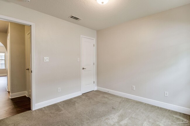 Building Photo - 1482 Towhee Canyon Dr