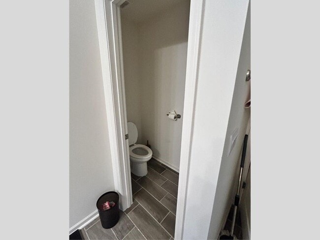 Building Photo - 1120 Trident Maple Chase