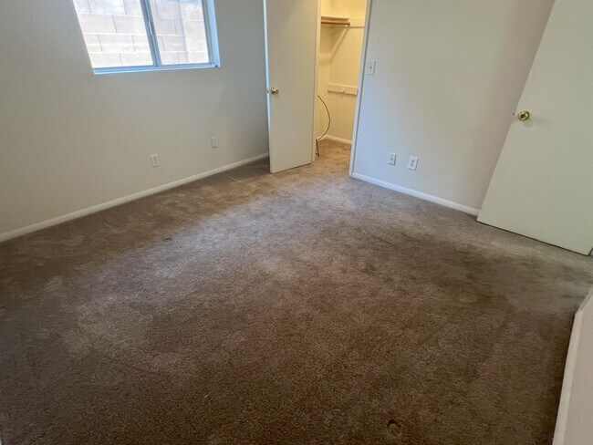 Building Photo - Three Bedroom, Three Bath Home with Open F...