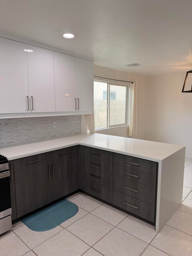 Building Photo - 51905 Avenida Velasco