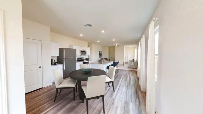 Building Photo - 8706 Vacek Xing Wy