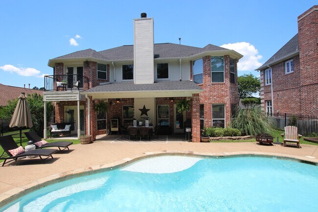 Building Photo - Lease Takeover Opportunity Available: Stun...