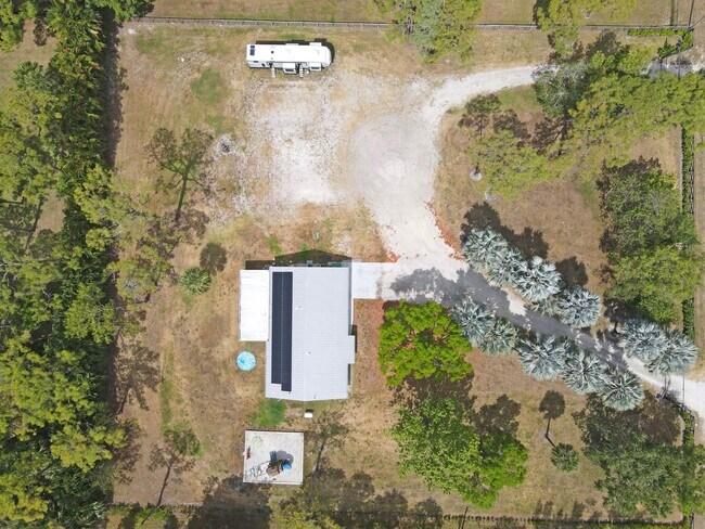 Building Photo - 13624 Farley Rd
