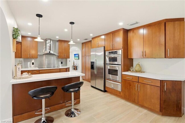 Building Photo - 339 Landmark St