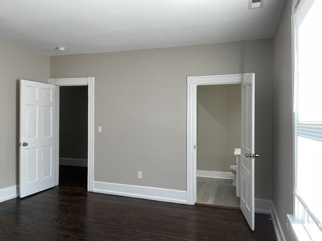 Building Photo - Newly and completely renovated 4 bedroom, ...