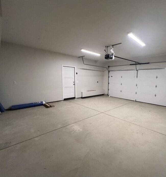 Building Photo - PRICE REDUCED!