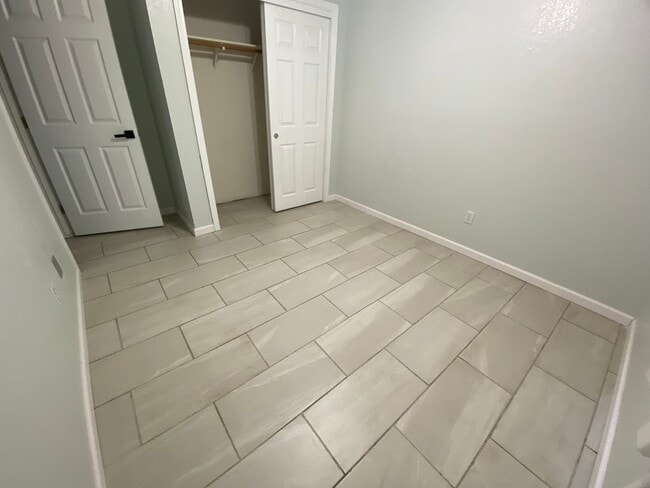 Building Photo - Cozy Home for rent in Hanford