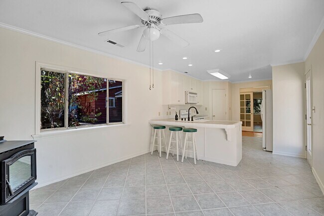 Building Photo - 31638 Lodge Rd