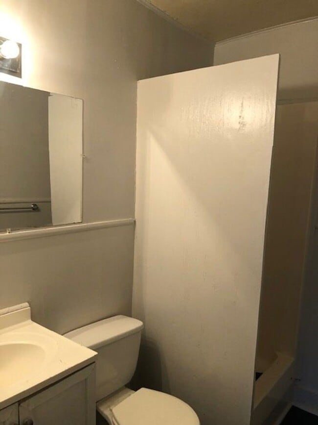 Building Photo - 1565 Meadow Ct