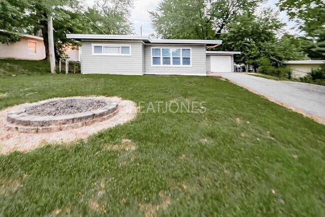 Primary Photo - NOW OFFERING 1/2 MONTH FREE WITH SIGNED LE...