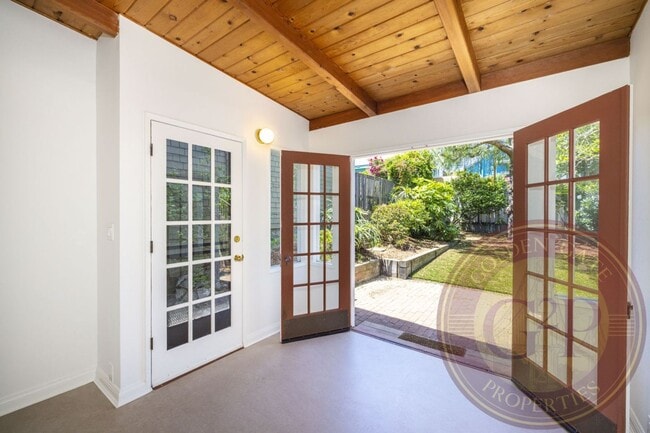 Building Photo - Potrero Hill - 2 BR, 1 BA House 1,124 Sq. ...