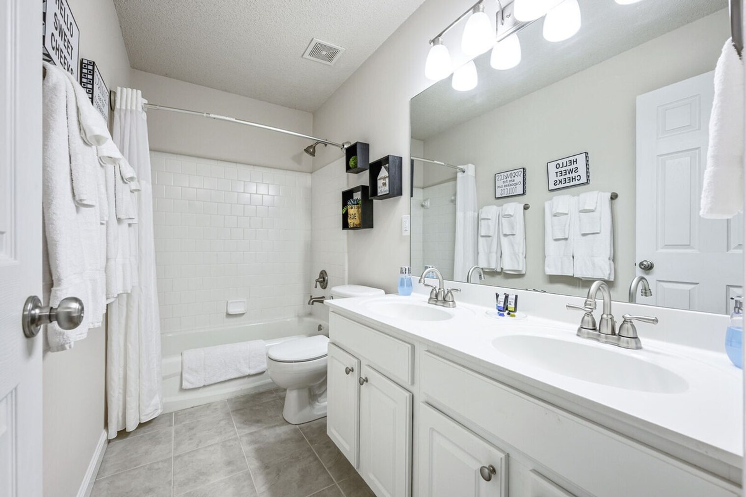 Building Photo - 206 Persimmon Tr