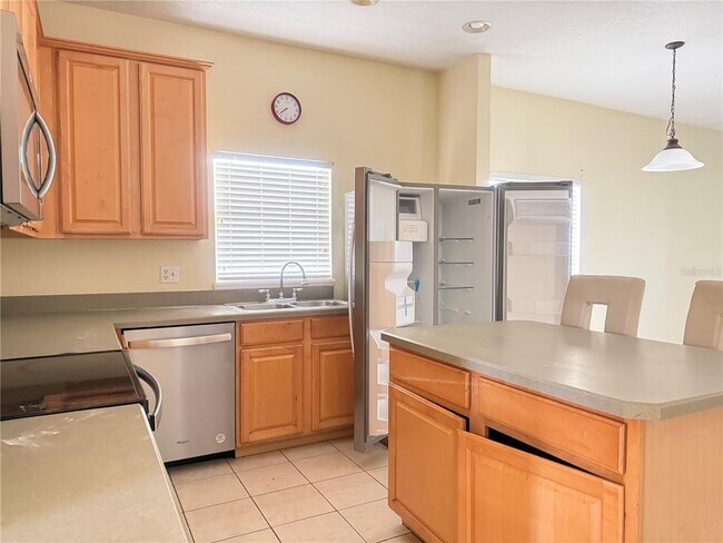Building Photo - 2109 Woodsedge Dr