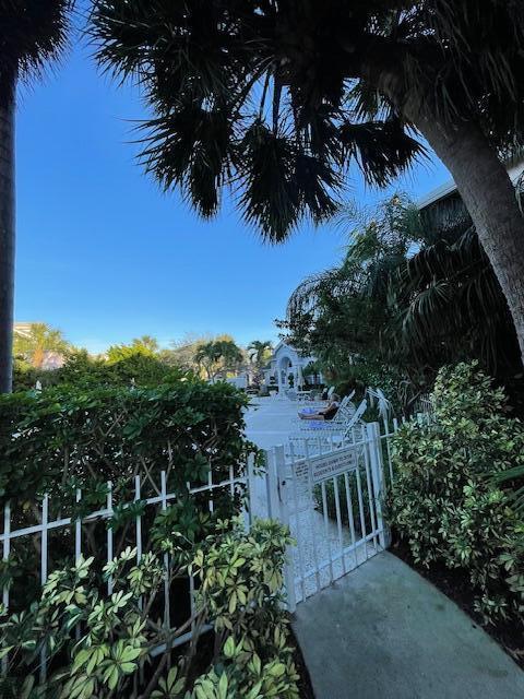 Building Photo - 3602 Fairway Dr N