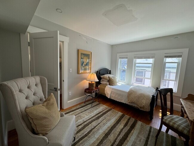 Building Photo - 32 Atherton Rd