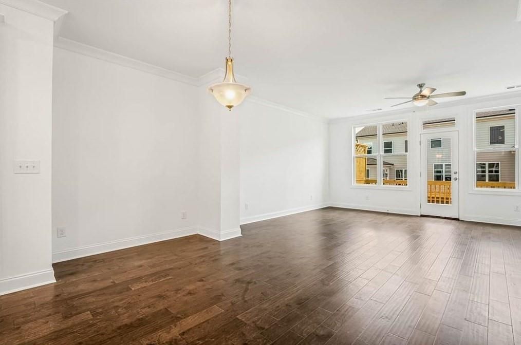 Building Photo - 4590 Sims Pk Overlook