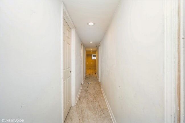 Building Photo - 1244 W Race Ave