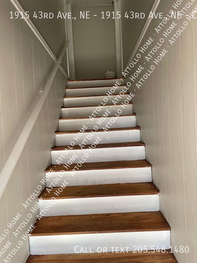 Building Photo - 1915 43rd NE Ave