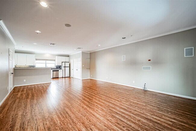 Building Photo - 17 Waugh Dr