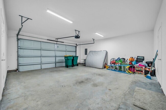 Building Photo - 1 Hanover Ln