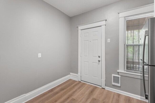 Building Photo - 211 Grotto St N