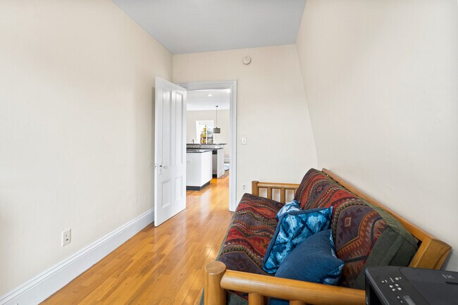 Building Photo - 34 Pine St